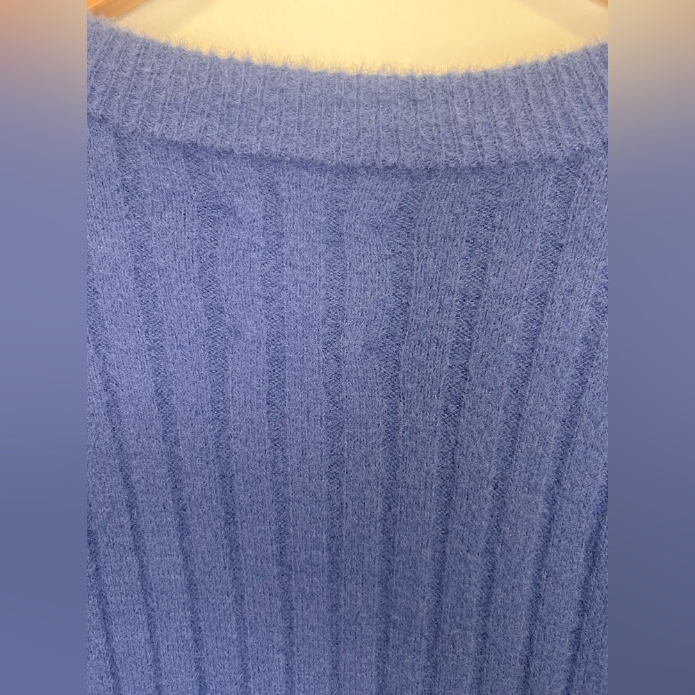 Blue oversized Women's pullover Sweater by Aerie. - Picture 7 of 9